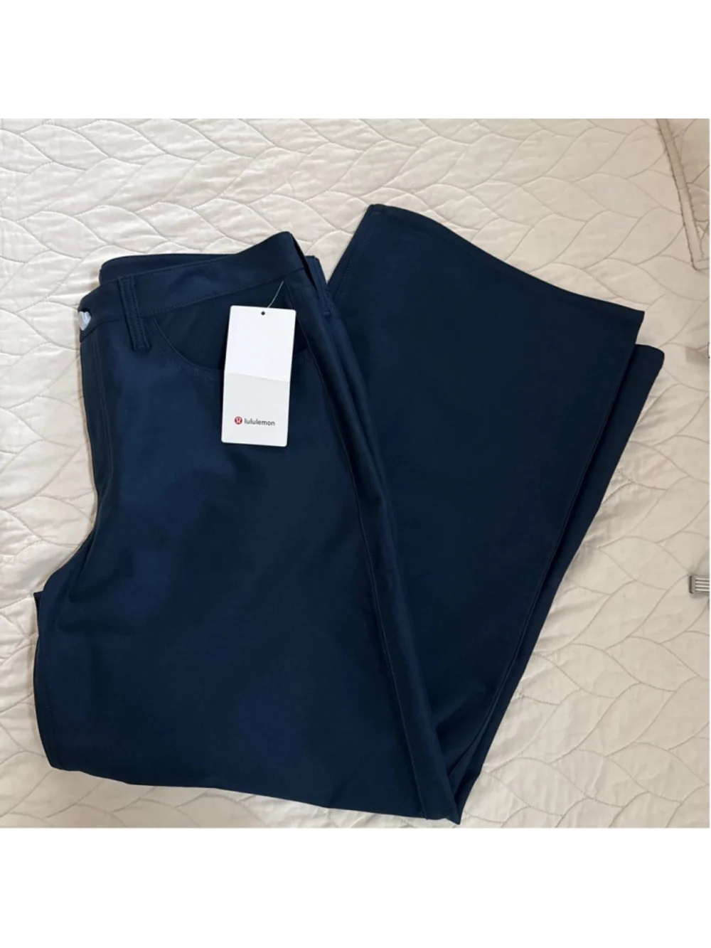 Women's Lululemon Navy EasyFive LR Classic-Wide Pant, Size 32 - Picture 2 of 6